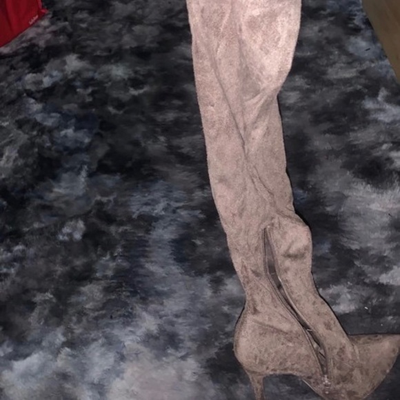 Over the Knee Boots Forever 21 Boots - Picture 2 of 3